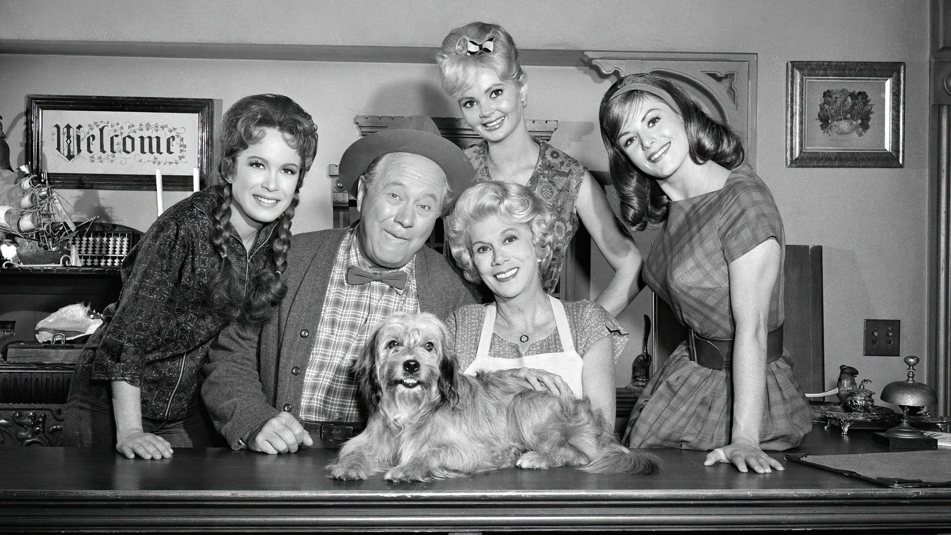 Petticoat Junction Season 5 Episode 22 : Girl of Our Dreams