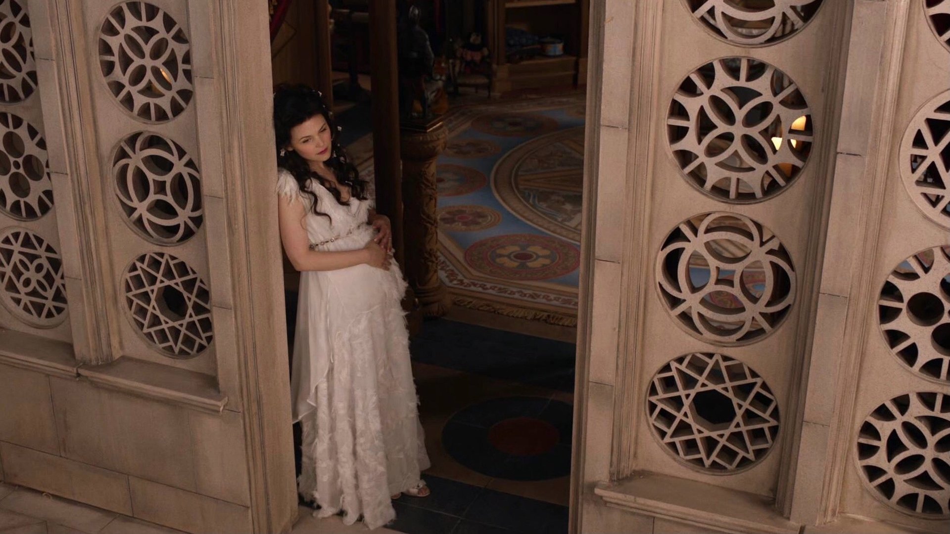 Once Upon a Time Season 2 Episode 11 : The Outsider