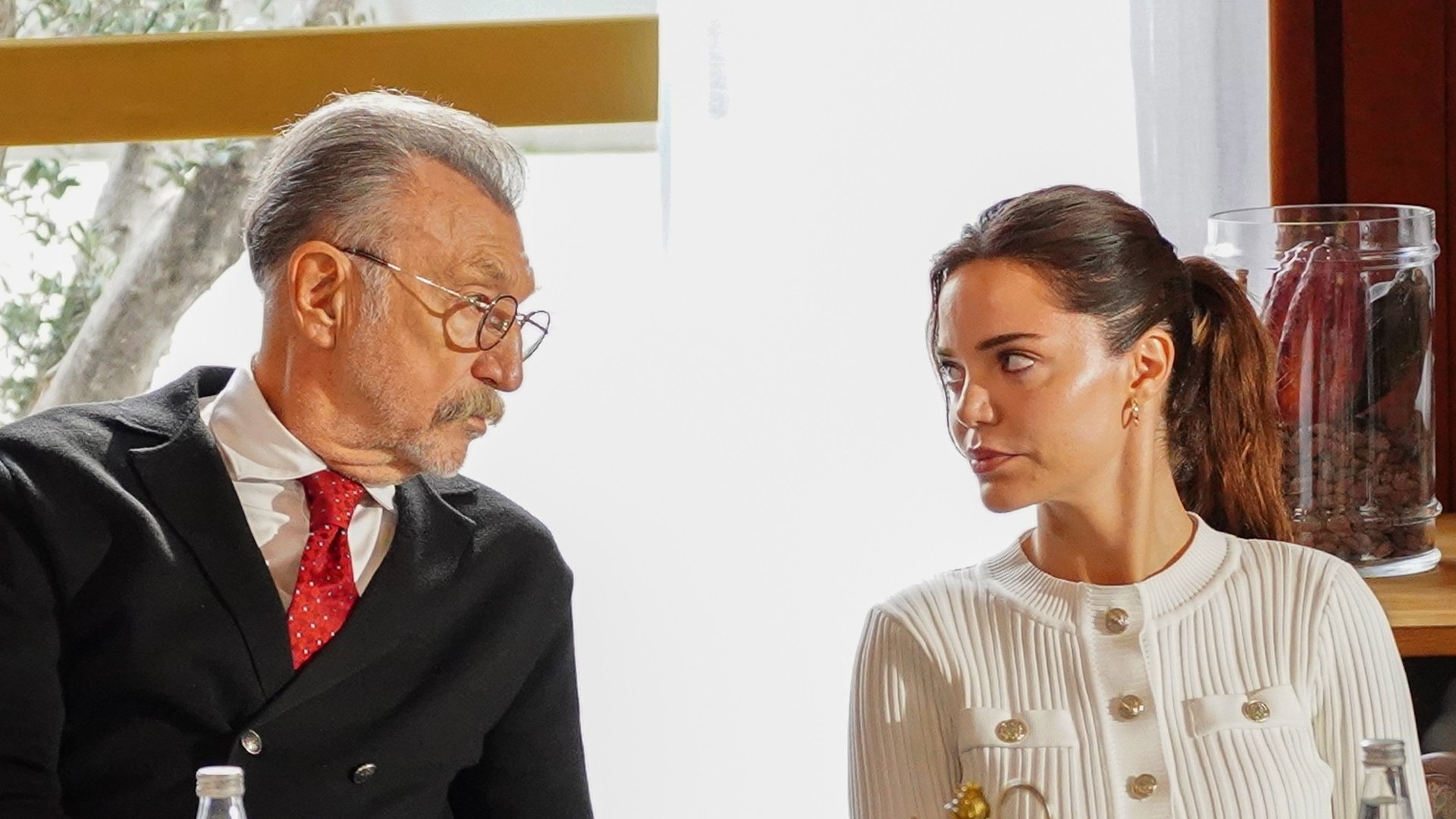 Lovers & Liars Season 1 Episode 2 : Episode 2