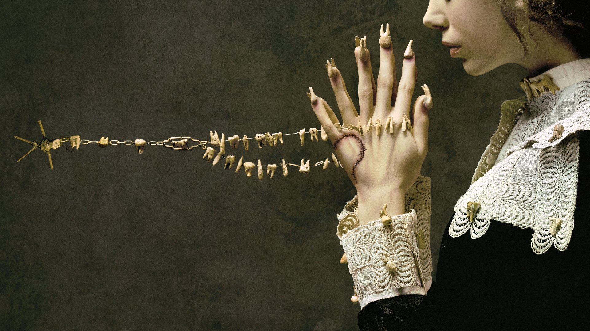 American Horror Story Season 4 Episode 10 : Orphans