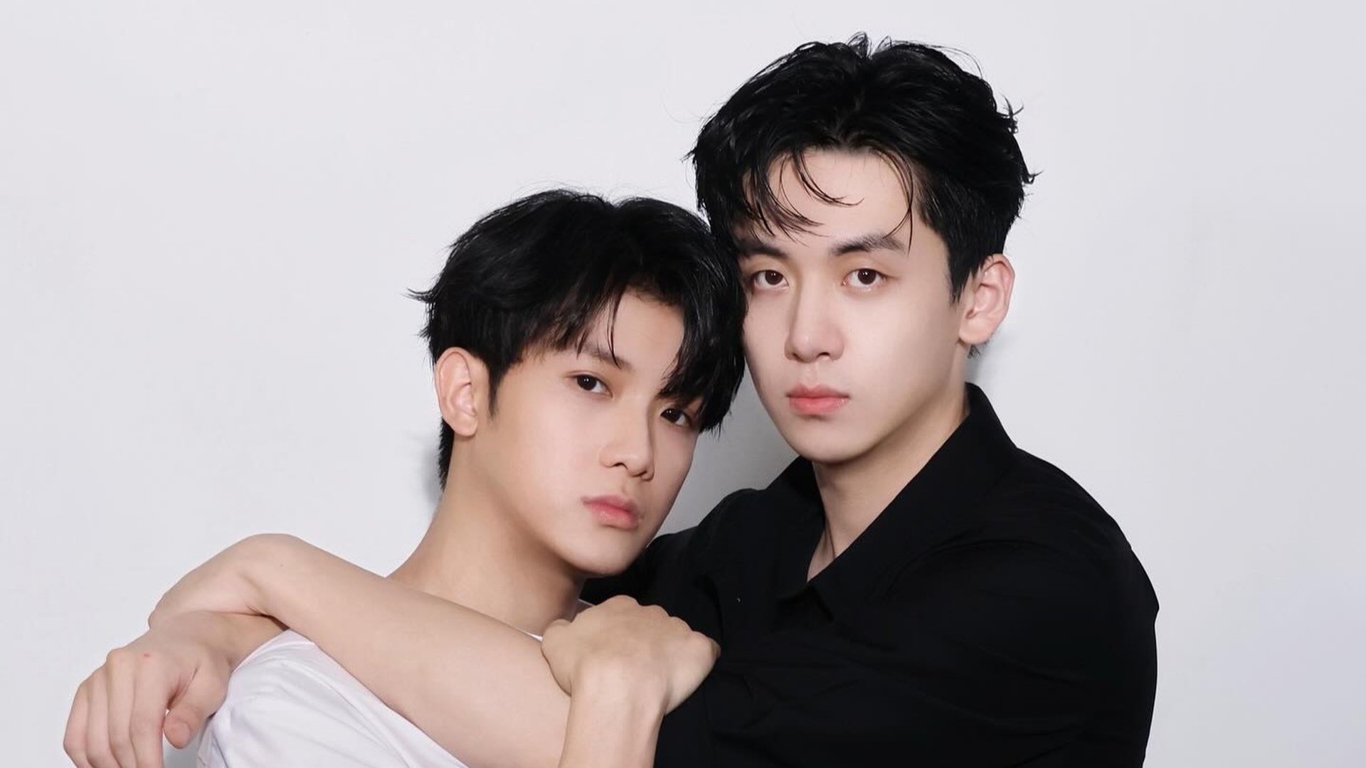 Black & White is Real Season 1 Episode 1 : Wherever You Are, I'll Be There