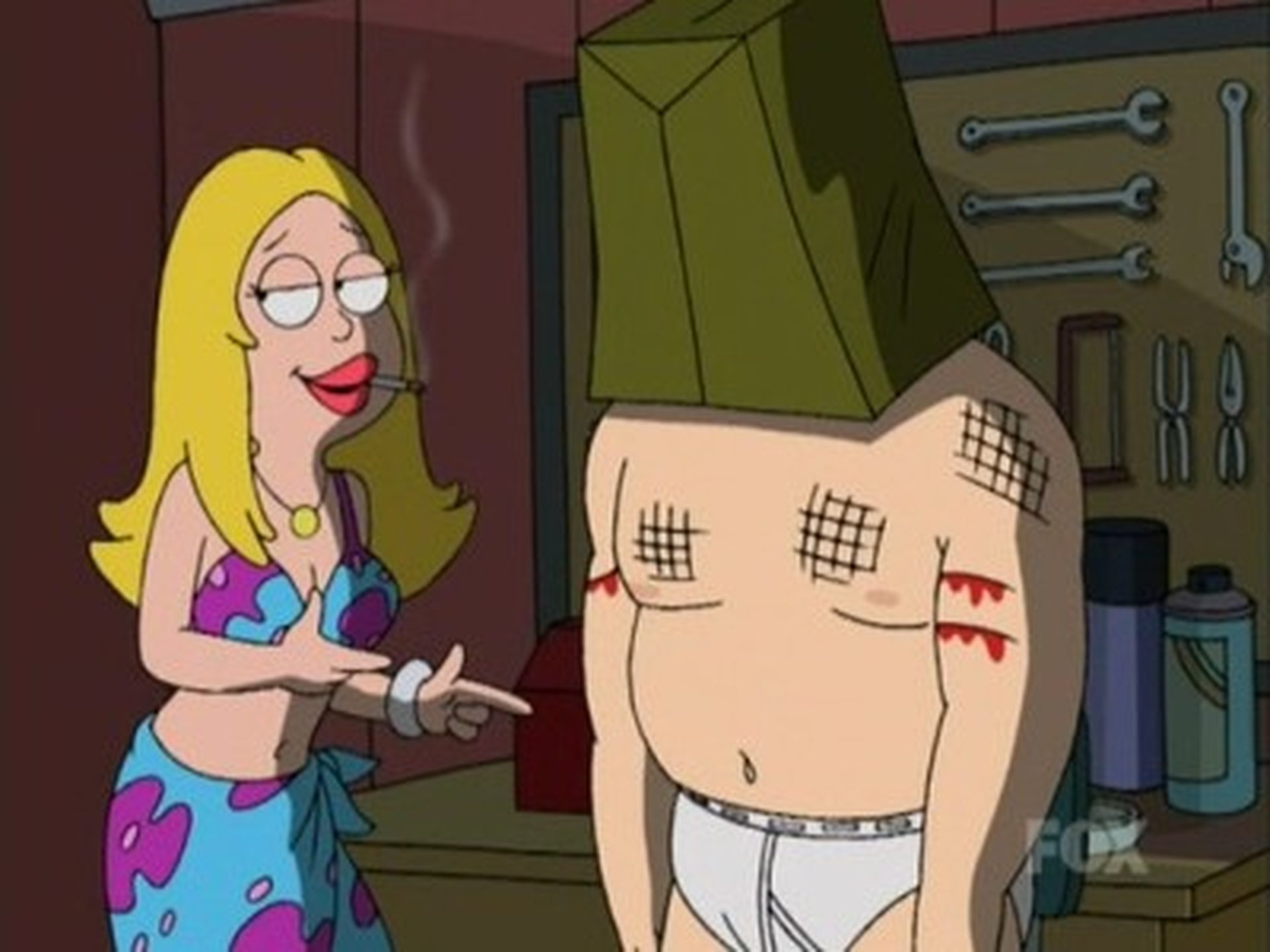 папаша American Милфтун american dad
