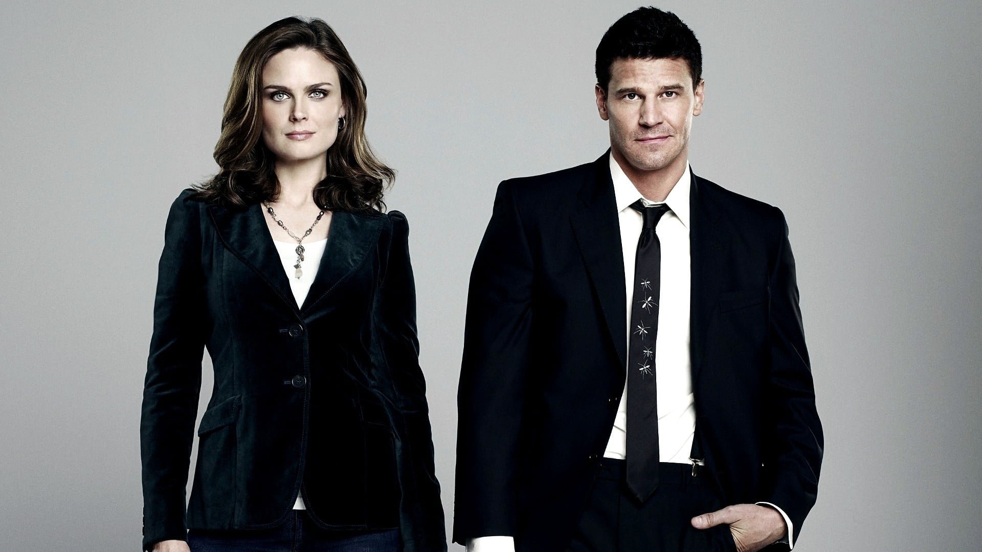 Bones Season 2 Episode 1 : The Titan on the Tracks