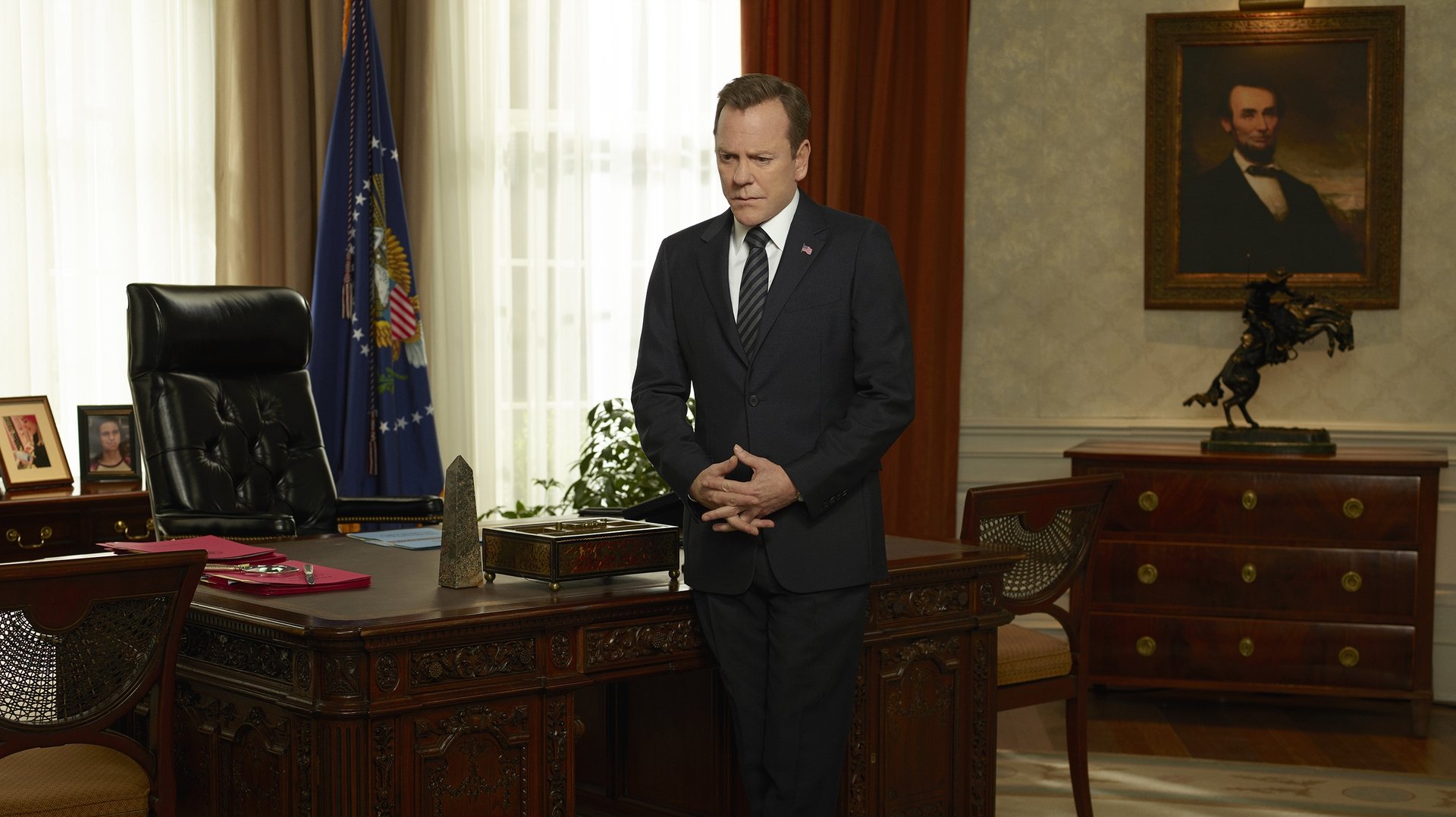 Designated Survivor Season 1 Episode 20 : Bombshell