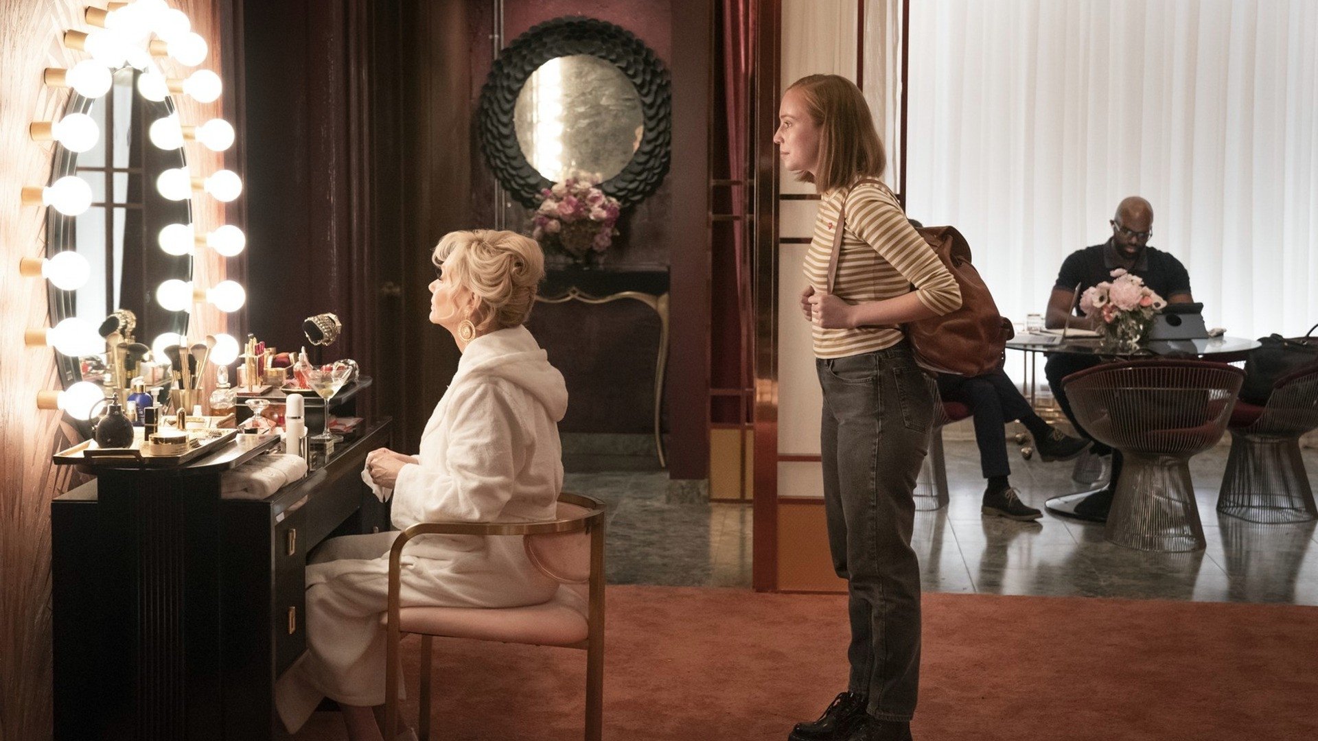 Hacks Season 2 Episode 7 : On the Market