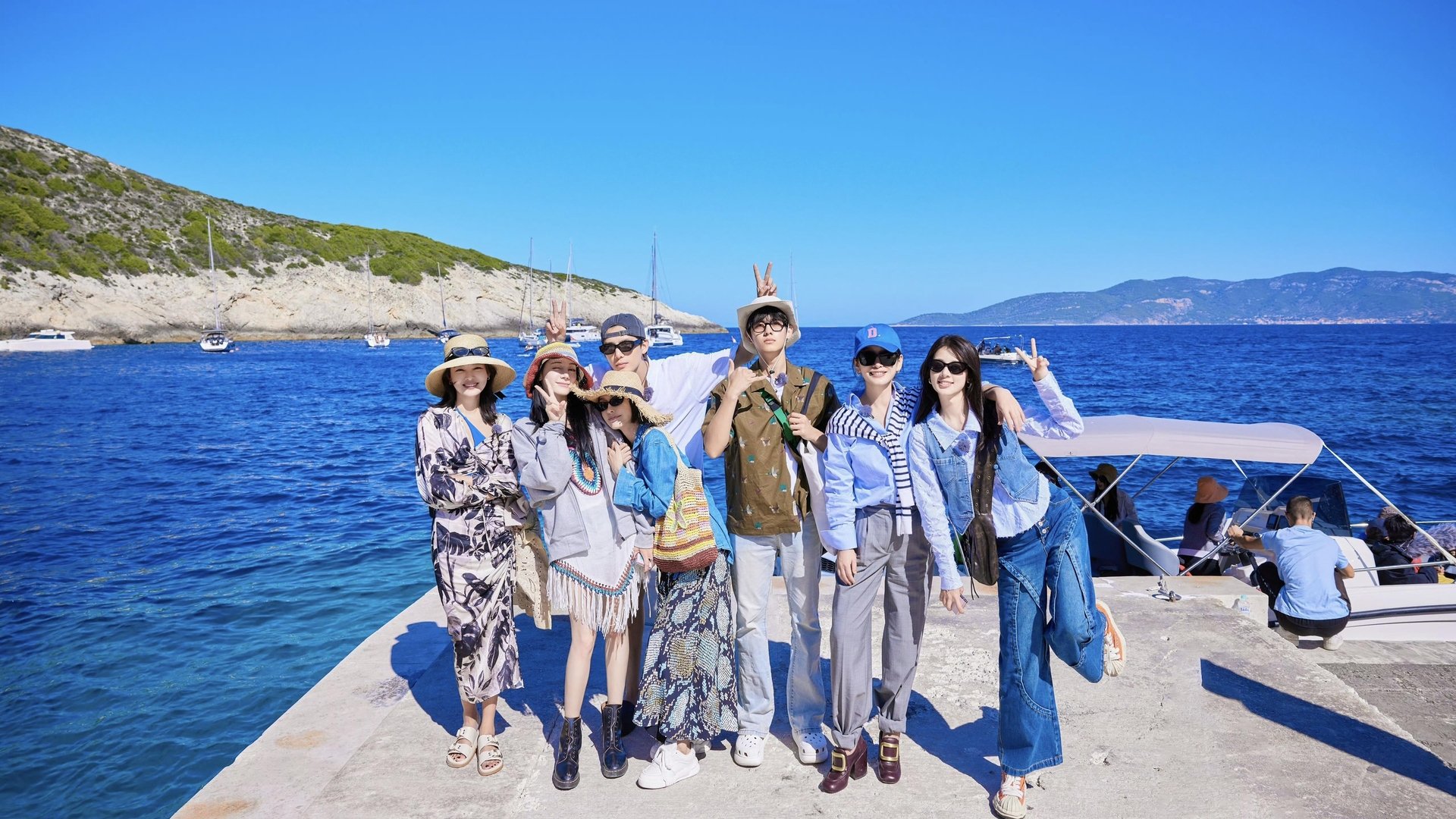 Divas Hit the Road Season 1 Episode 2 : Episode 2