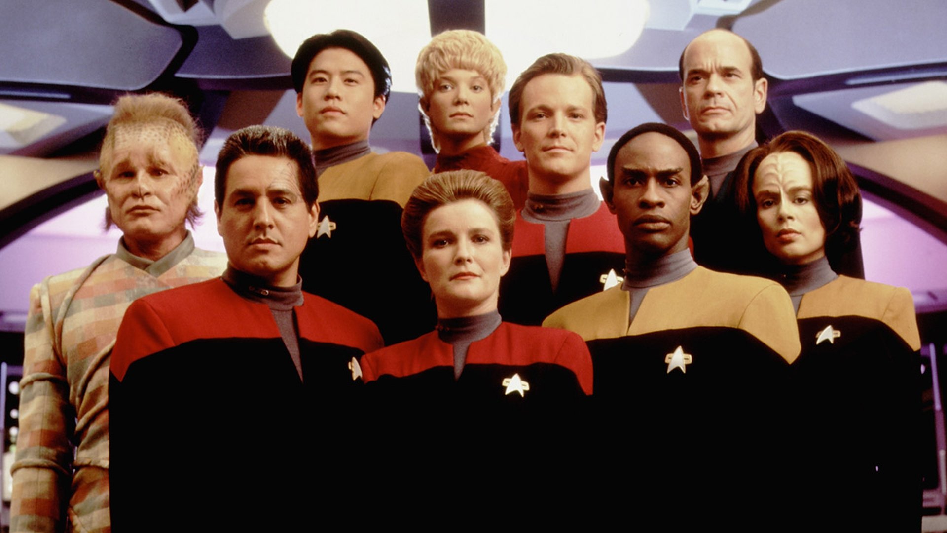 Star Trek: Voyager Season 3 Episode 12 : Macrocosm
