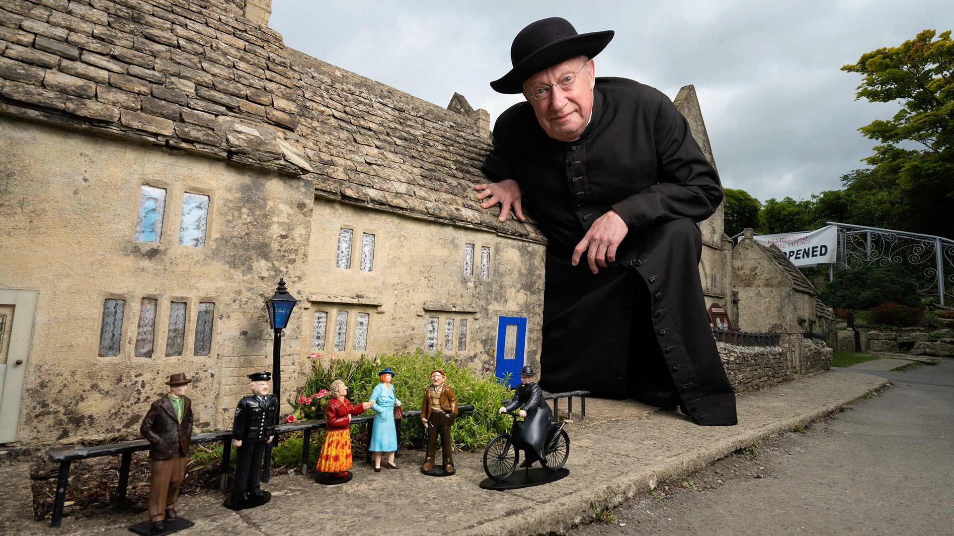Father Brown Season 1 Episode 9 : The Mayor and the Magician