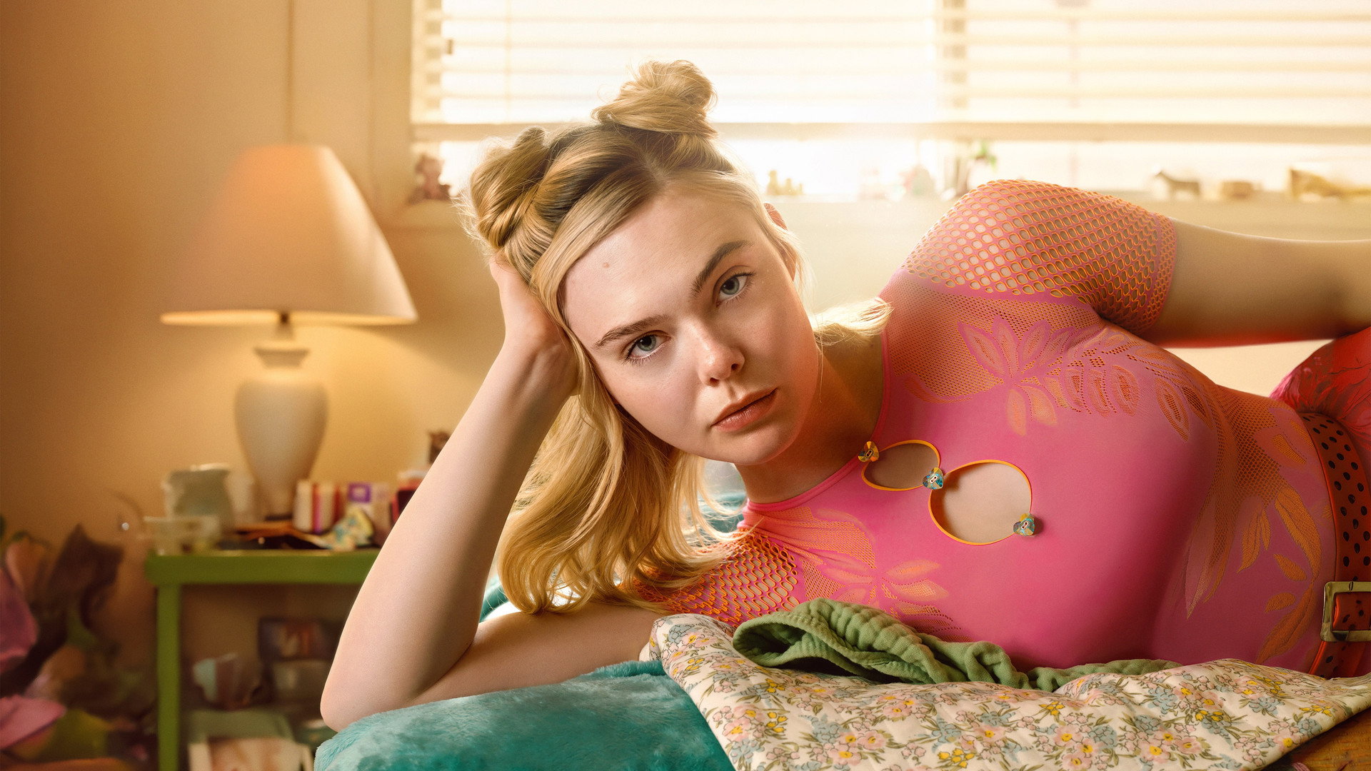 Margo's Got Money Troubles Season 1 Episode 5 : Flamingoes