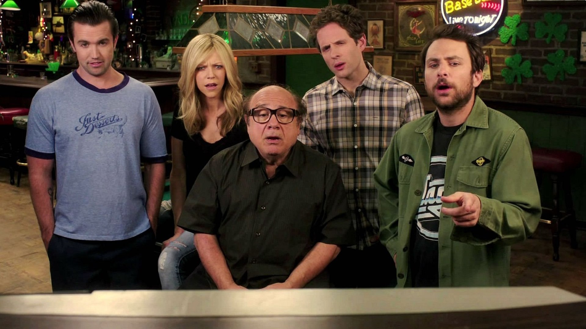 It's Always Sunny in Philadelphia Season 1 Episode 5 : Gun Fever