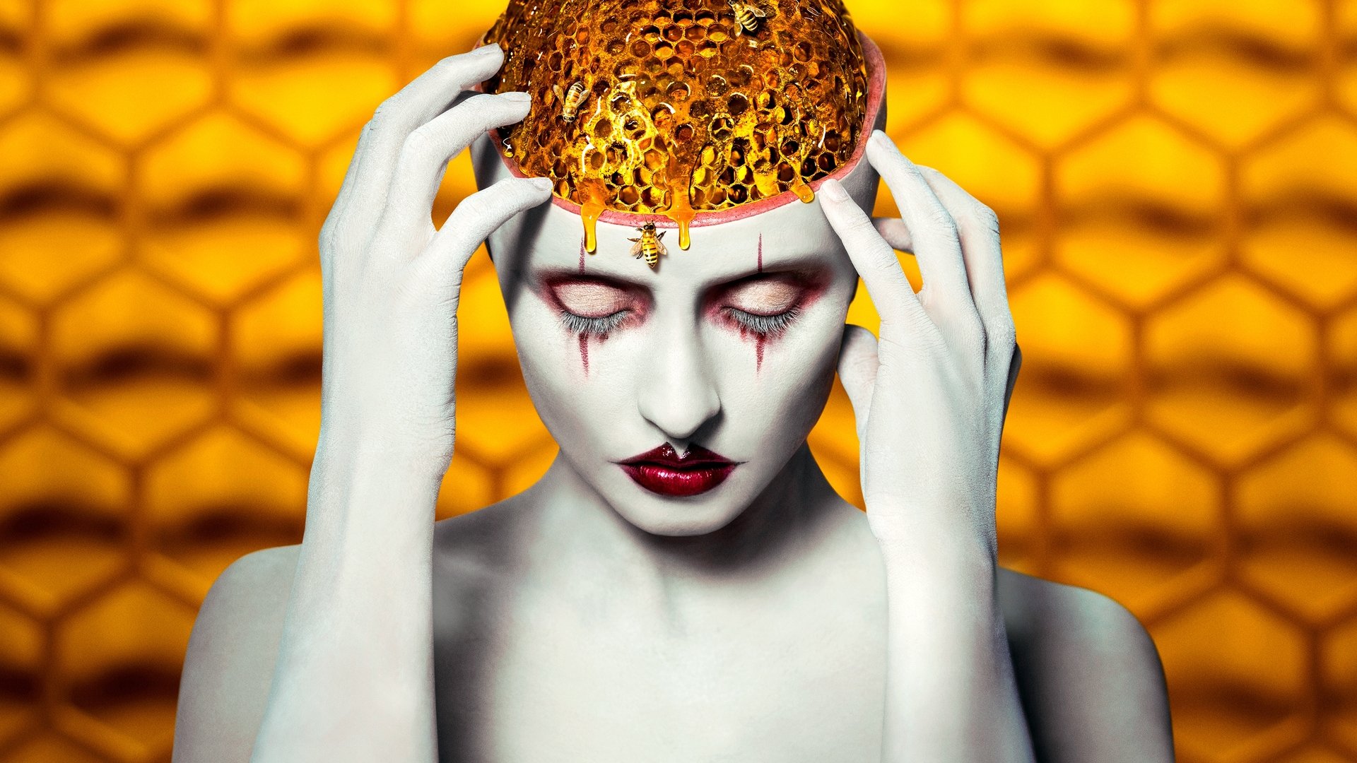American Horror Story Season 4 Episode 9 : Tupperware Party Massacre