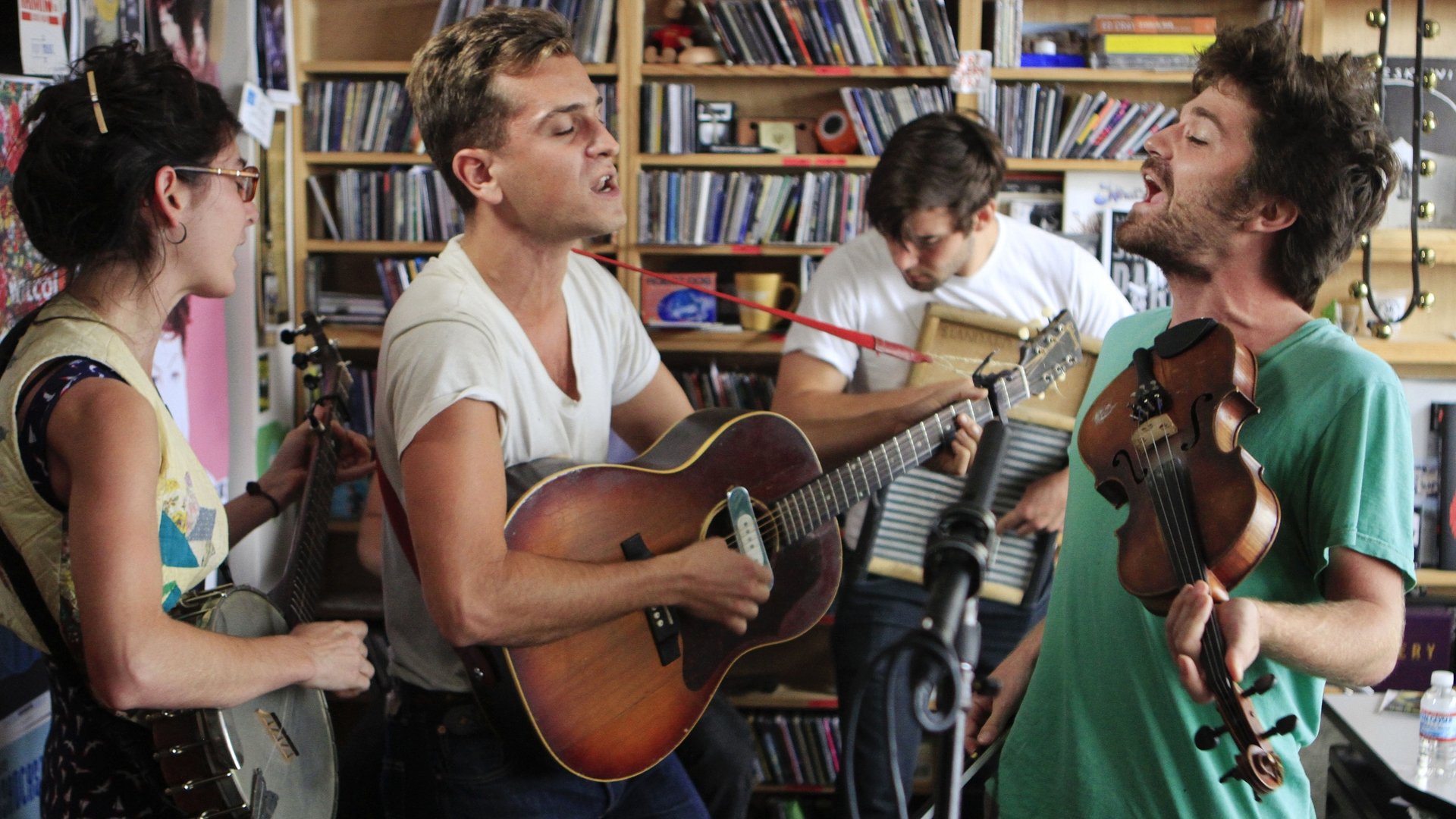 NPR Tiny Desk Concerts Season 7 Episode 36 : Eliot Fisk And Paco PeÃ±a