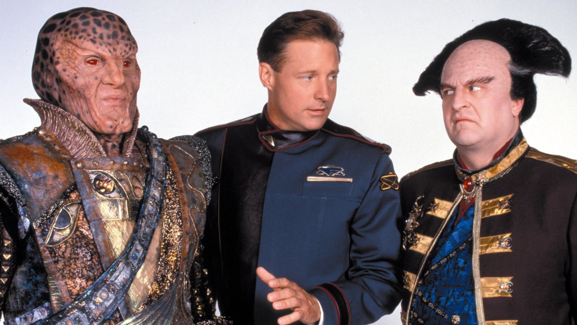 Babylon 5 Season 4 Episode 1 : The Hour of the Wolf