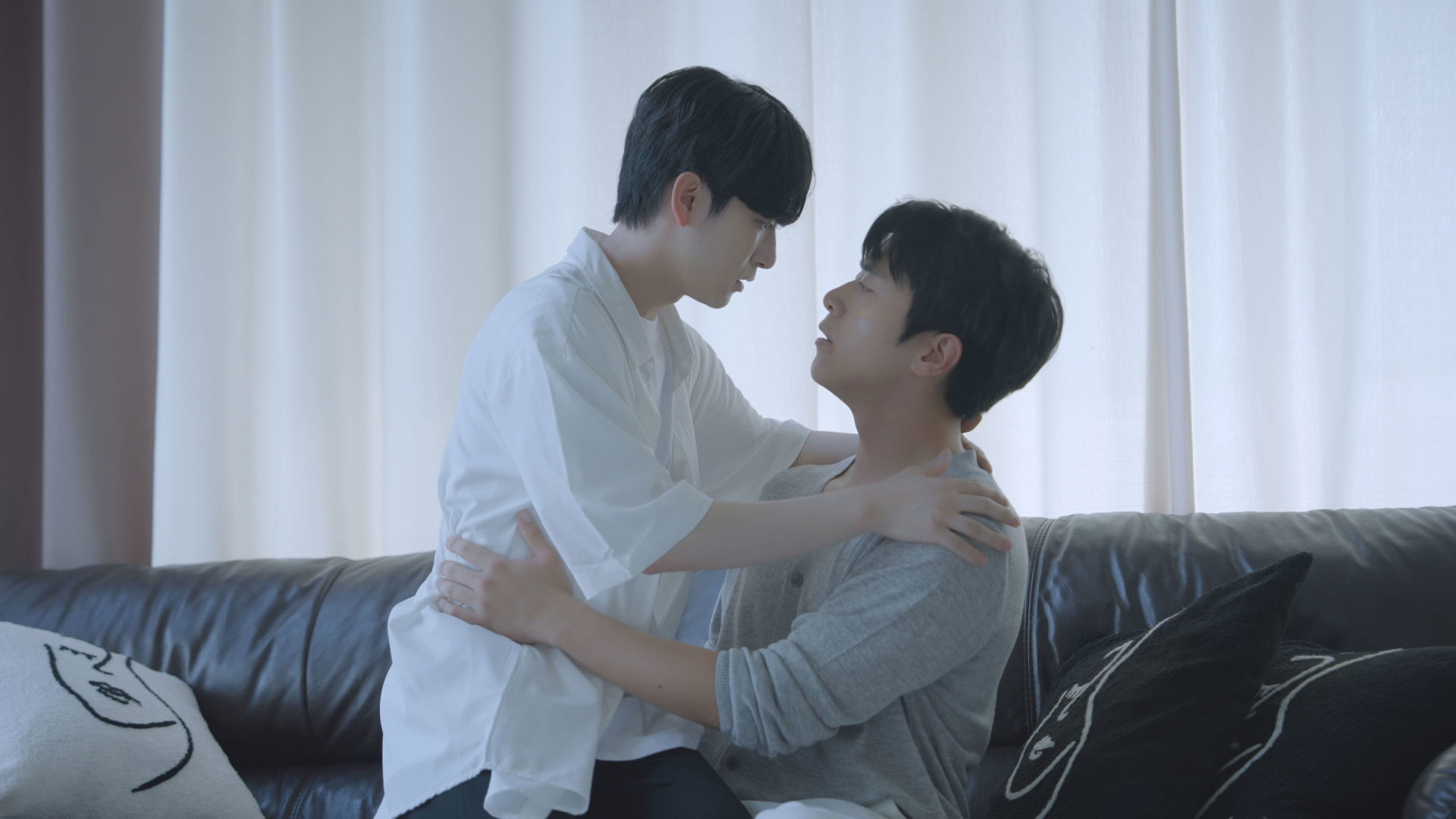 Kiss Kiss Sxx Season 1 Episode 17 : Episode 17