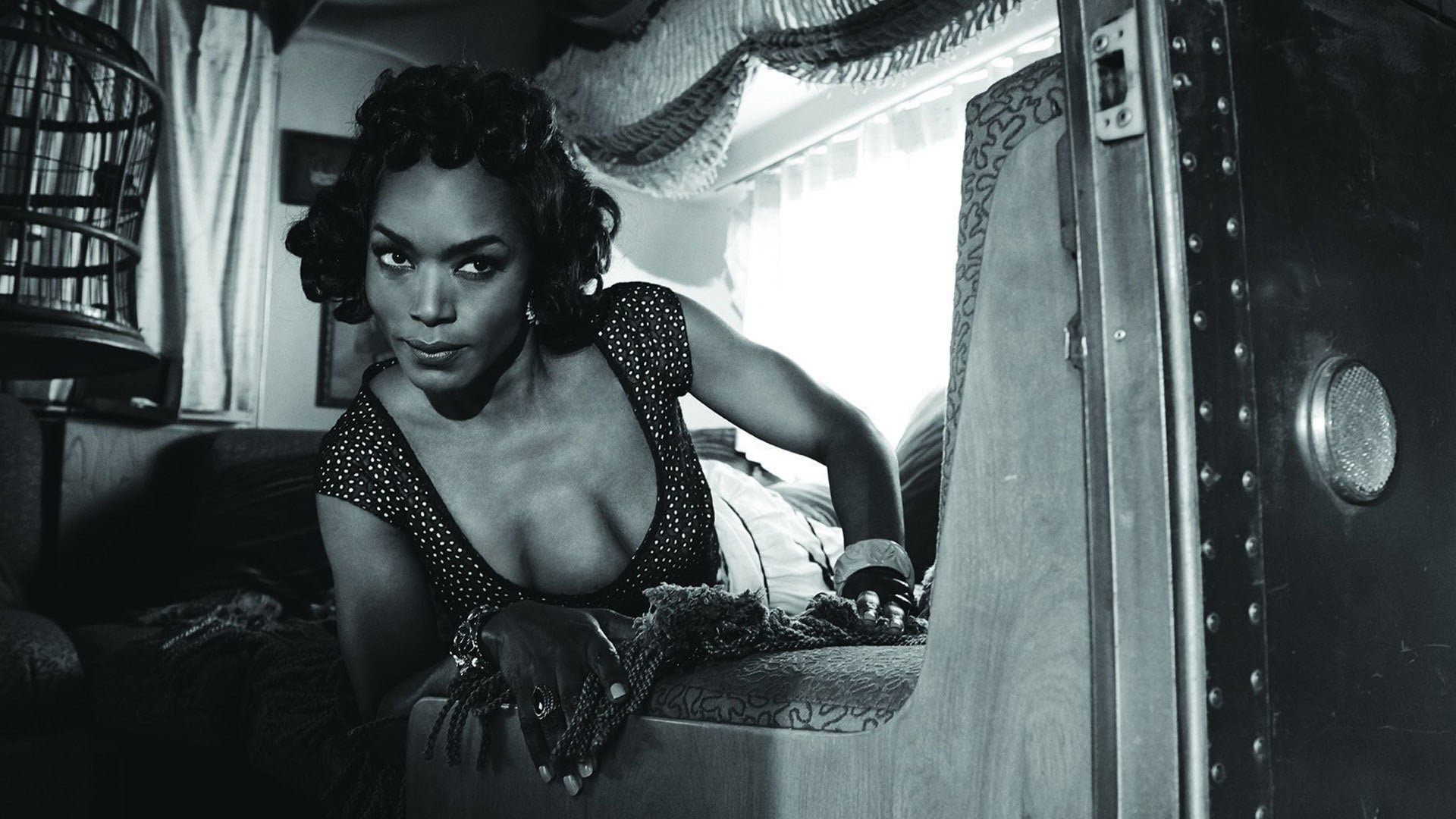 American Horror Story Season 10 Episode 8 : Inside