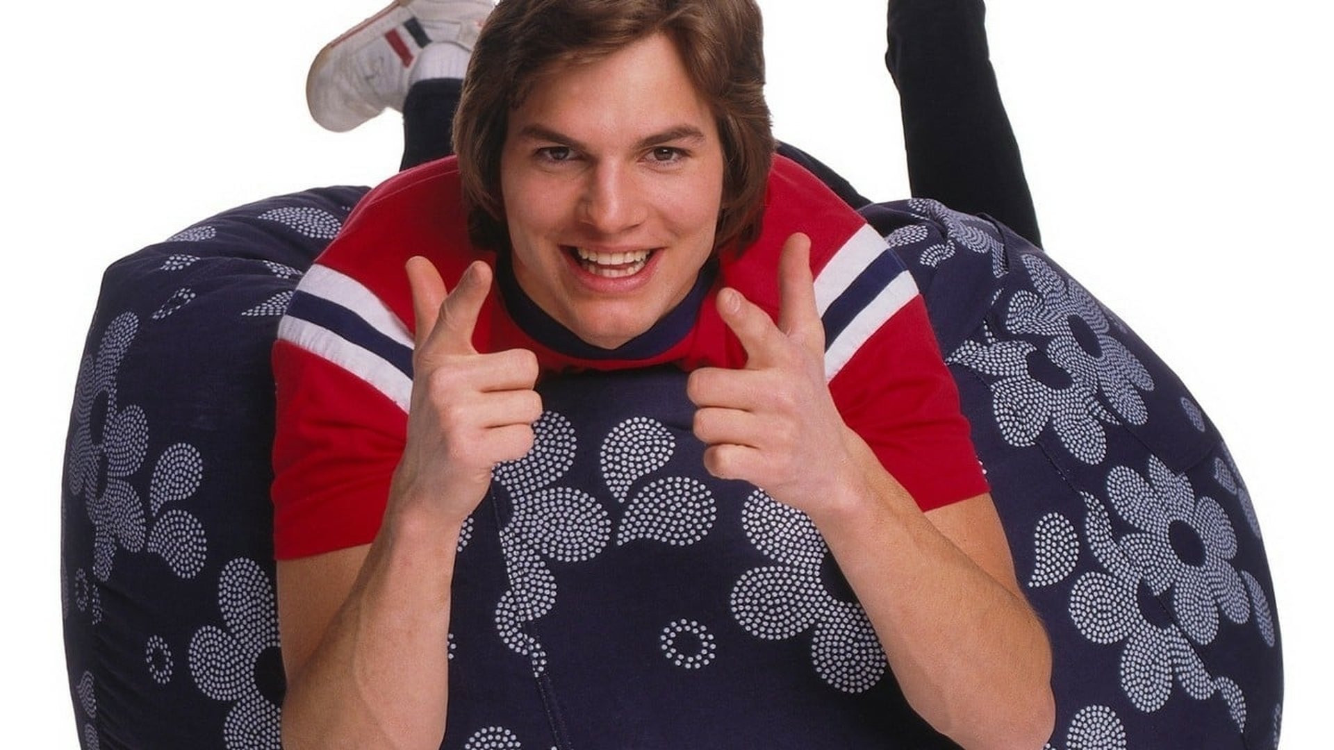 That '70s Show Season 7 Episode 16 : On with the Show
