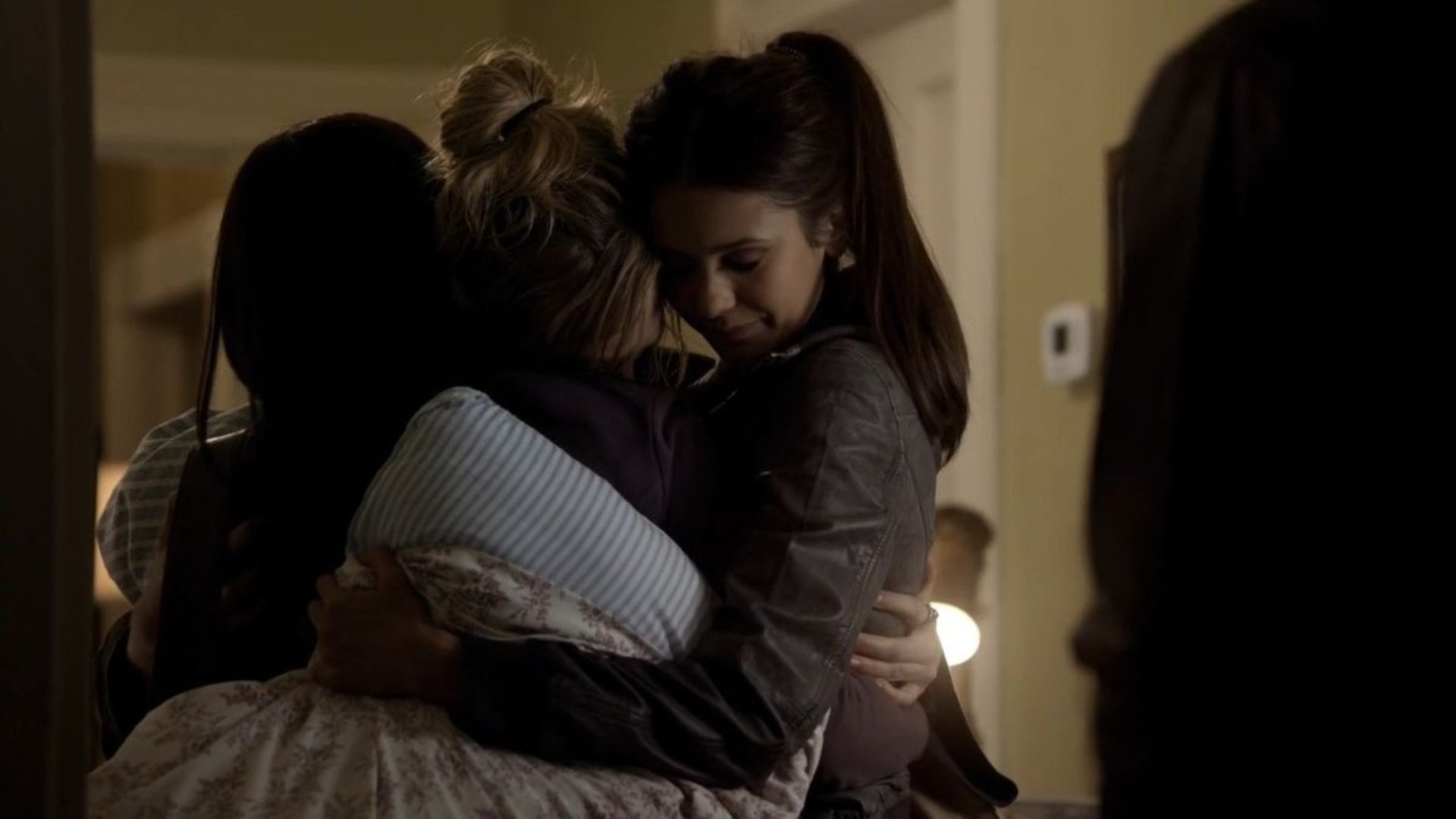 The Vampire Diaries Season 4 Episode 17 : Because the Night