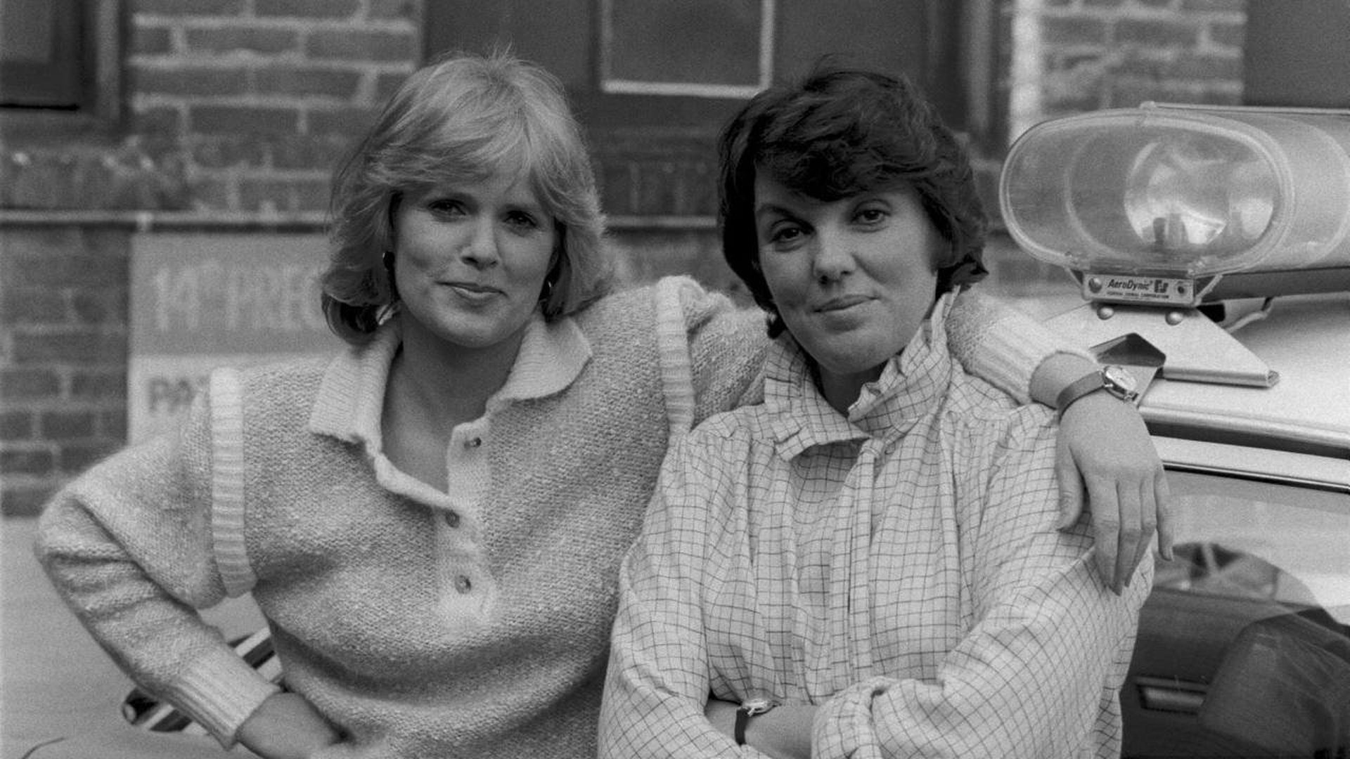 Cagney & Lacey Season 2 Episode 12 : The Grandest Jewel Thief of Them All