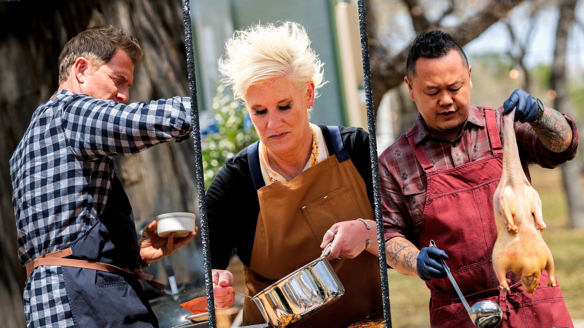 BBQ Brawl Season 5 Episode 3 : On the Road Again