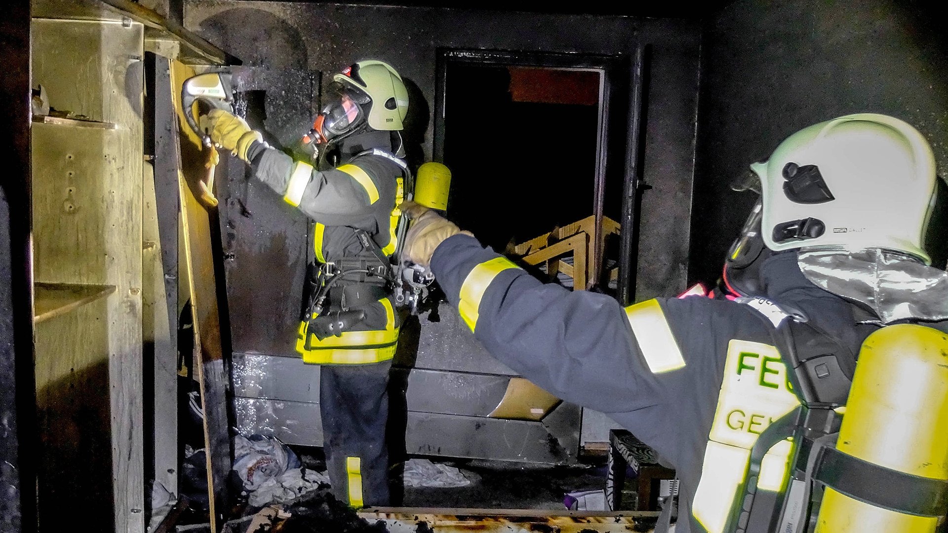 Feuer & Flamme Season 4 Episode 1 : Conflagration in Bochum