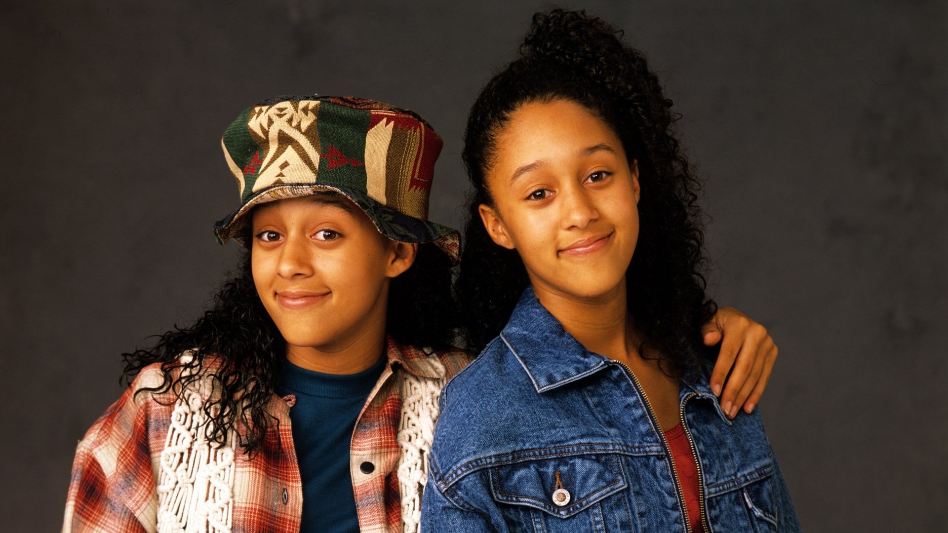 Sister, Sister Season 4 Episode 11 : Some Like It Hockey