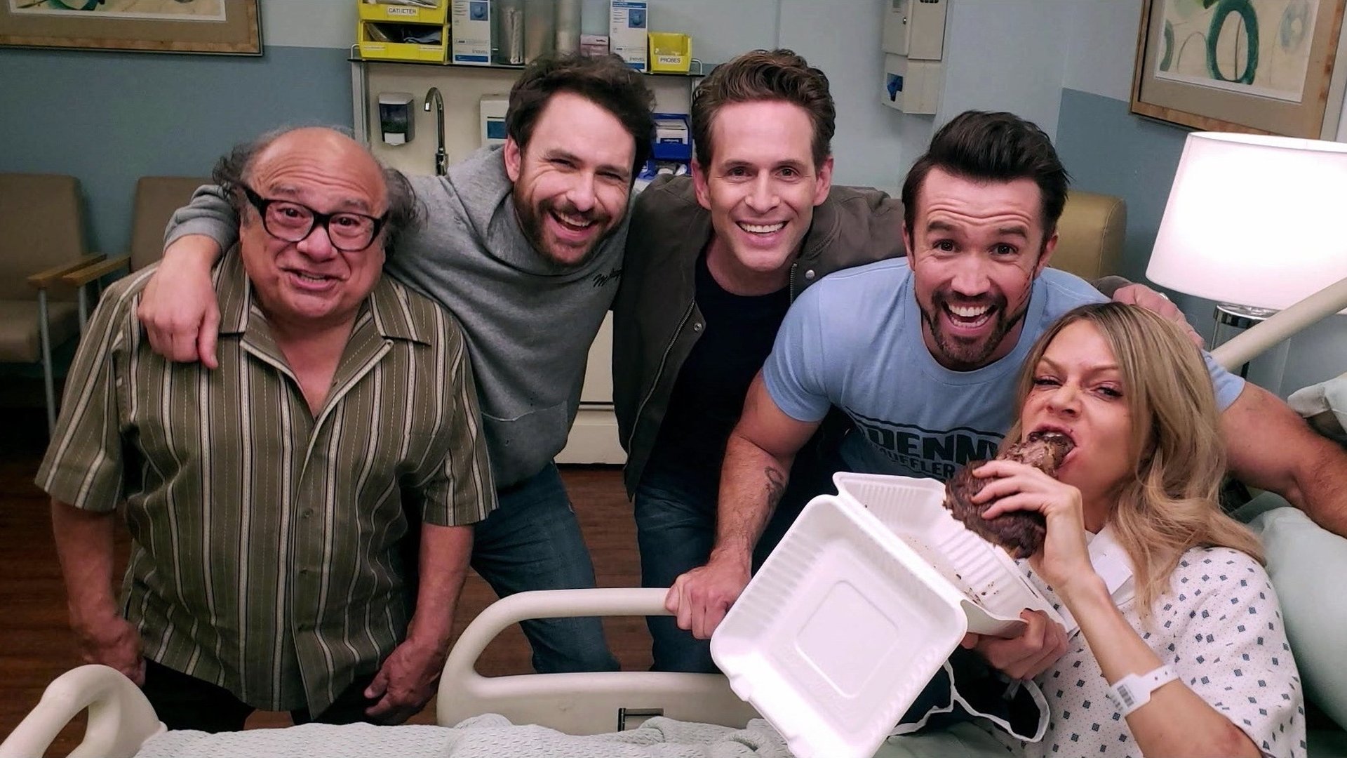 It's Always Sunny in Philadelphia Season 15 Episode 4 : The Gang Replaces Dee With a Monkey