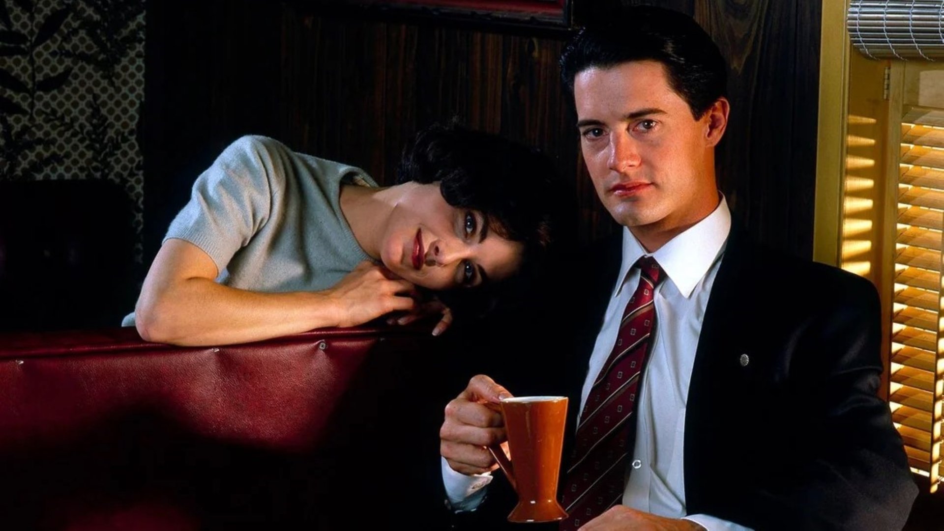 Twin Peaks Season 2 Episode 3 : The Man Behind the Glass