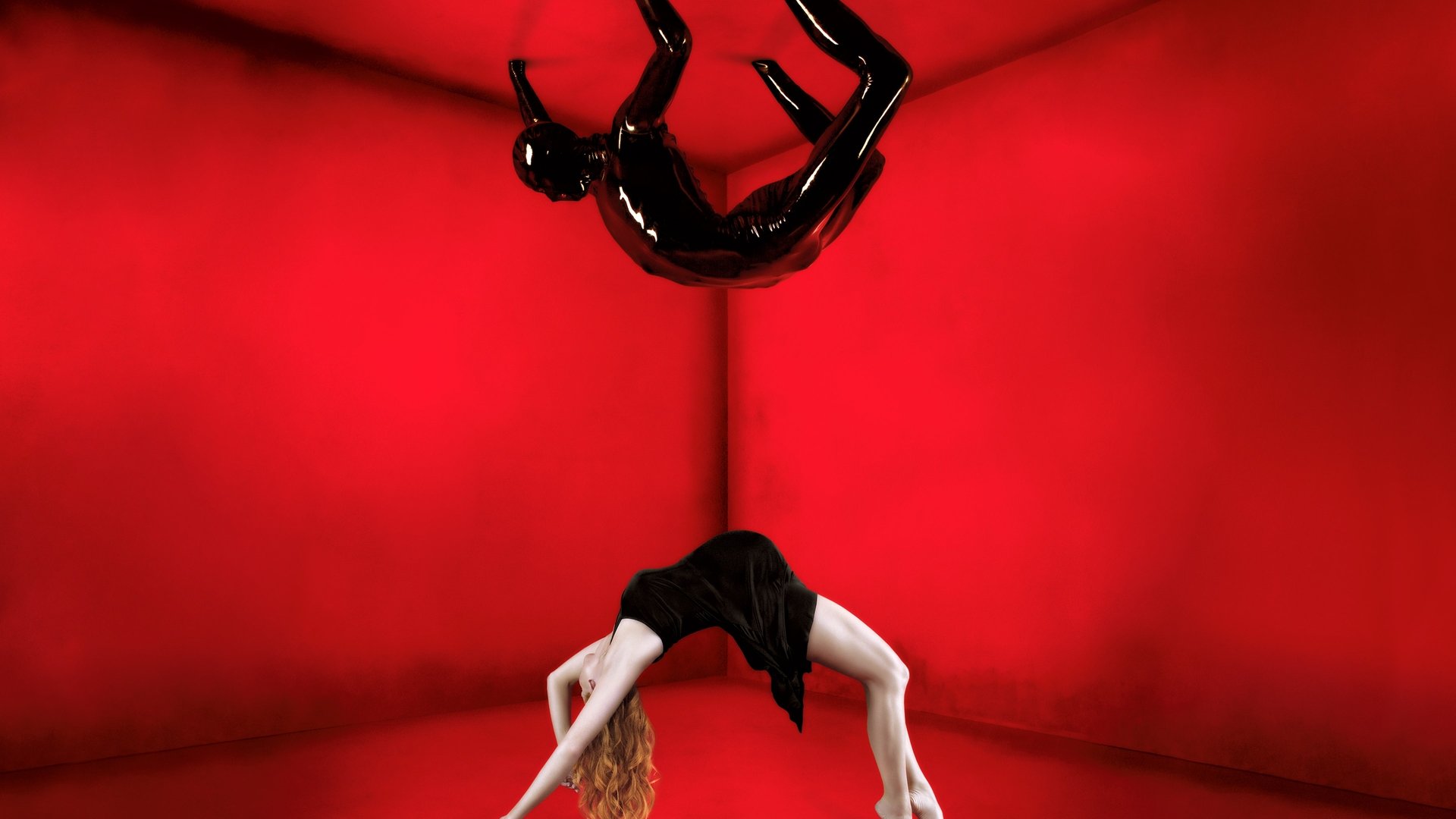 American Horror Story Season 2 Episode 9 : The Coat Hanger