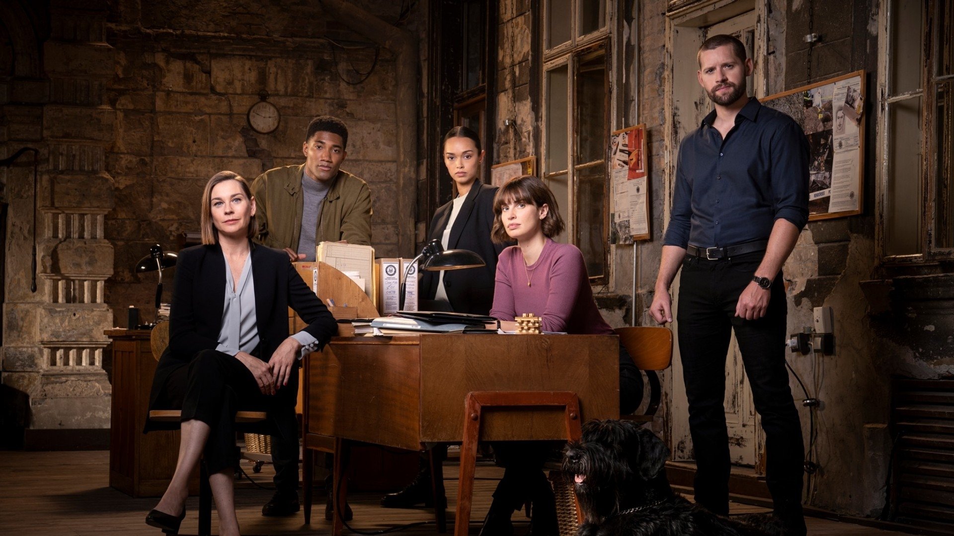 FBI: International Season 2 Episode 22 : Fencing the Mona Lisa