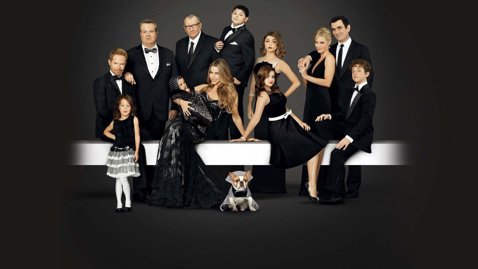 Modern Family Season 11 Episode 4 : Pool Party