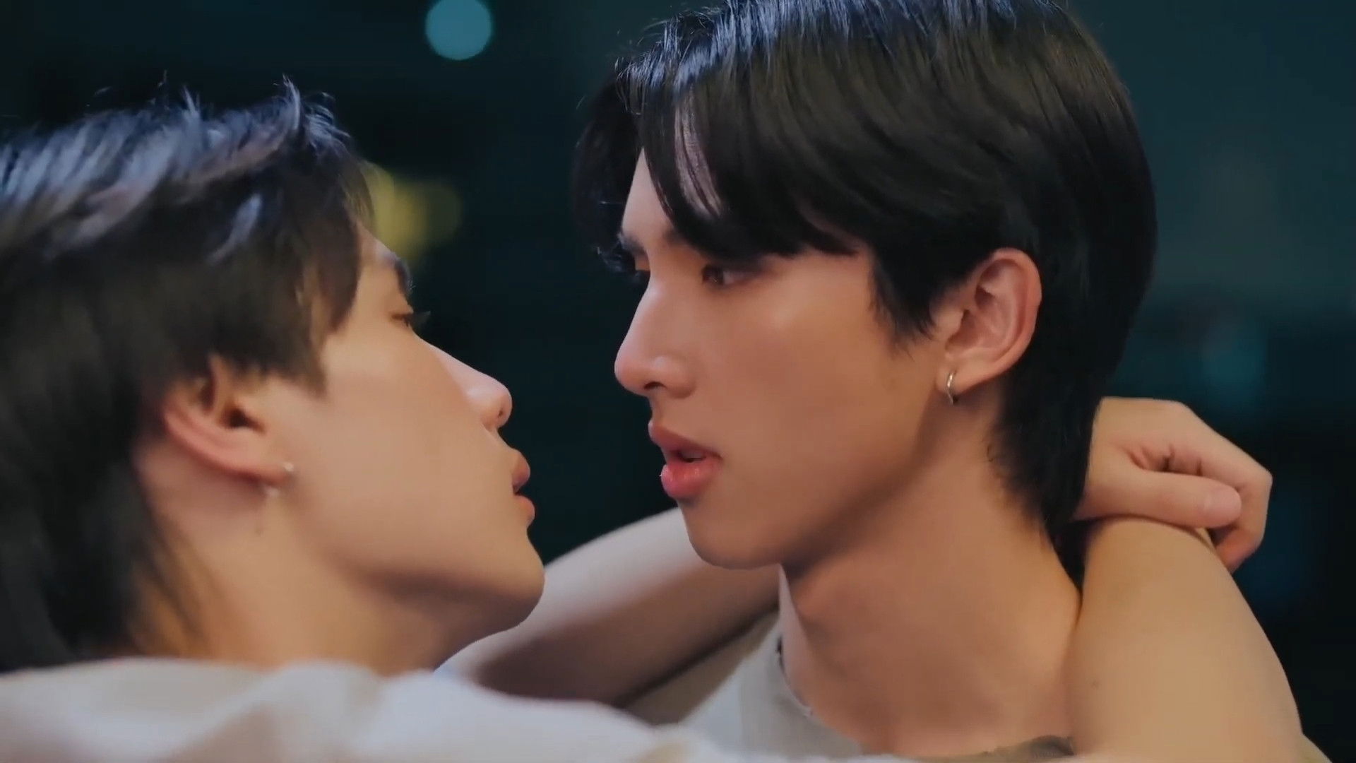 Head 2 Head Season 1 Episode 8 : Episode 8