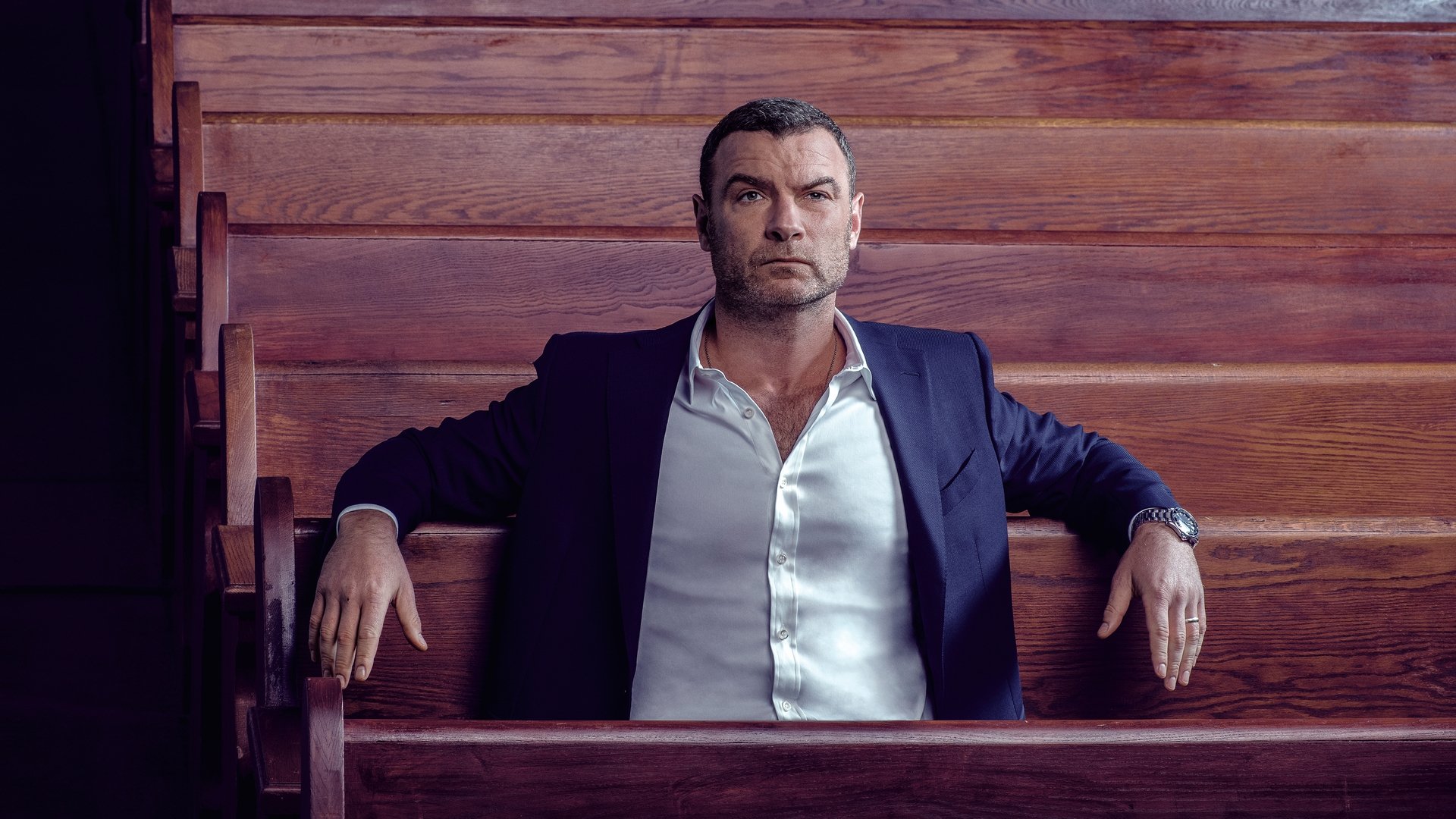 Ray Donovan Season 7 Episode 1 : Faith. Hope. Love. Luck.