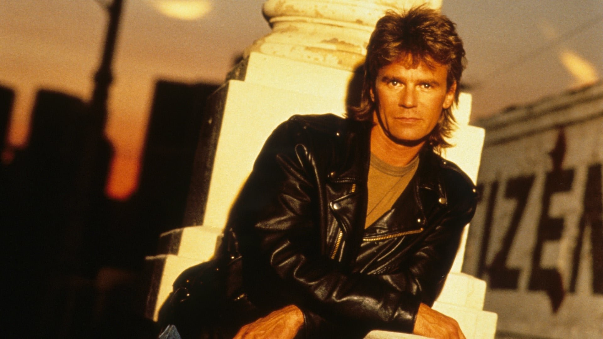 MacGyver Season 7 Episode 13 : The Stringer