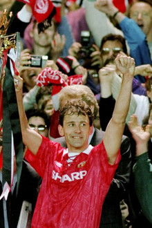Robbo: The Bryan Robson Story