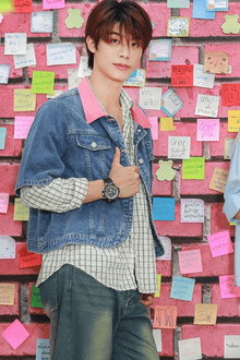 Cupid Wall – Love at Post Sight