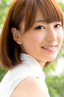 初川みなみ