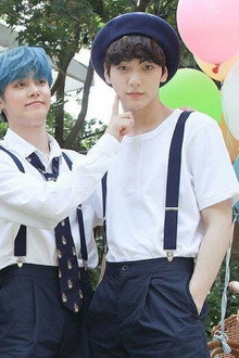 TOMORROW X TOGETHER 2020 SEASON'S GREETINGS