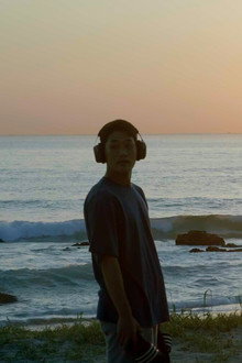 파랗고 찬란한