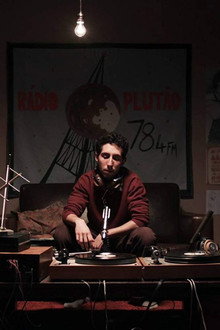 78.4 FM