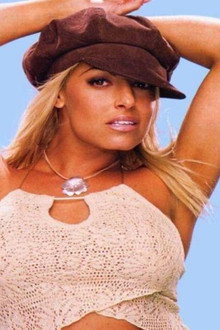 Trish Stratus: 100% Stratusfaction