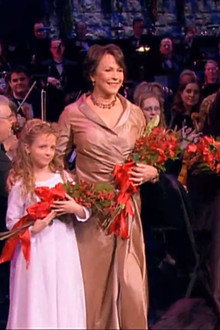 Christmas with the Mormon Tabernacle Choir and Orchestra at Temple Square featuring Renee Fleming and Claire Bloom