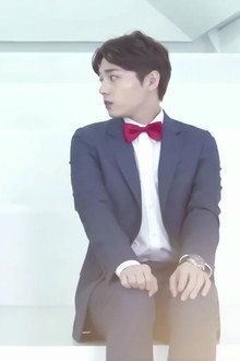 그녀는 200살