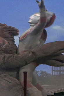 帰ってきたウルトラマン 次郎くん怪獣にのる