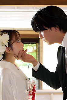 18歳、新妻、不倫します。