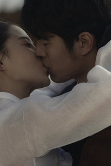 배꼽과 무릎사이