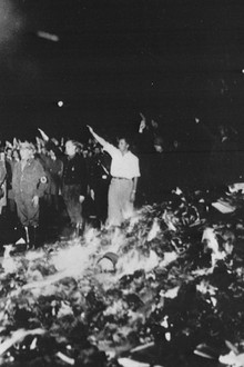 Książki, których nie spalił Hitler