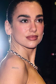 Dua Lipa - Unstoppable