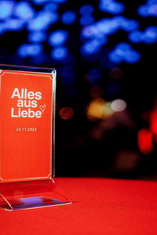 ALLES AUS LIEBE - Das FahrschulDorf, das anders fährt