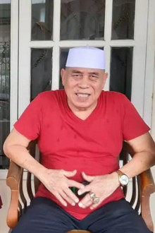 Jangan Panggil Gue Pak Haji