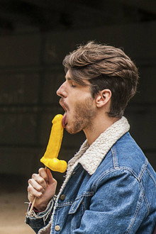 A Blowjob Is Always a Great Last Minute Gift Idea!